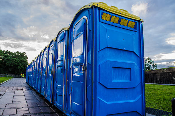 Porta potty delivery and setup in Saranac, MI